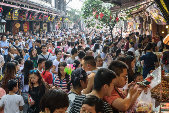 重庆瓷器口繁华街景