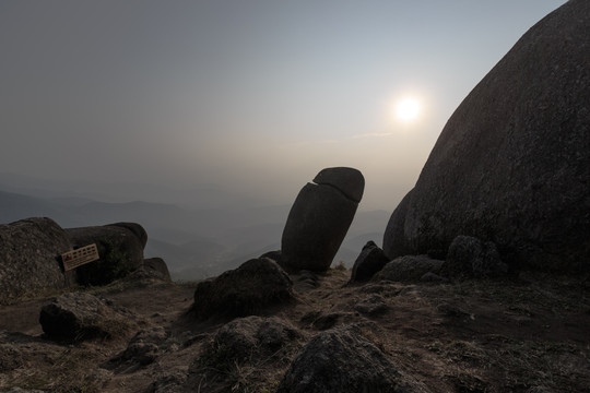 钦州五皇山 南阳石 日出