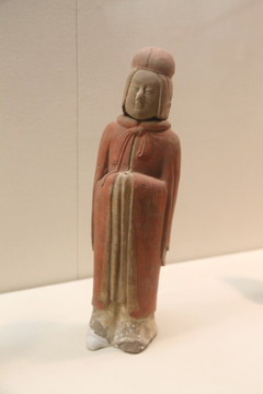 北齐女陶俑