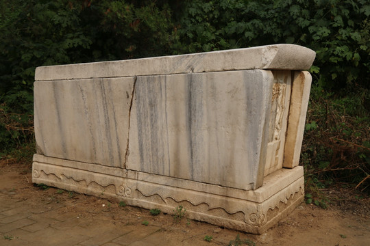 清代石雕石棺