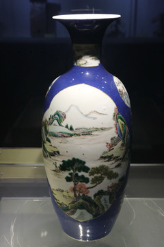清代山水图敞口瓷瓶