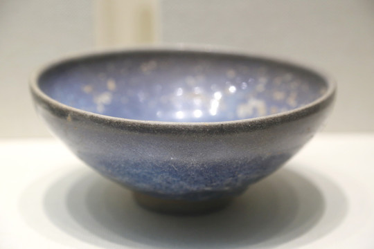 元代的钧窑瓷碗