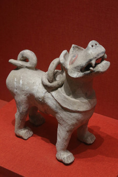 东汉时期彩绘陶狗