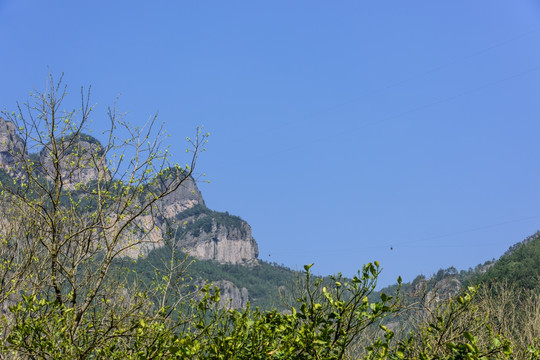 崖下库风景区山景