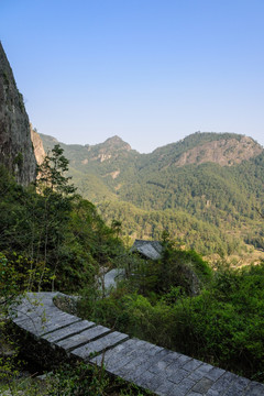 崖下库风景区山道