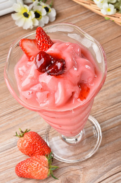 草莓奶昔 绵绵冰