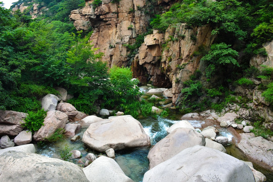 山涧流水