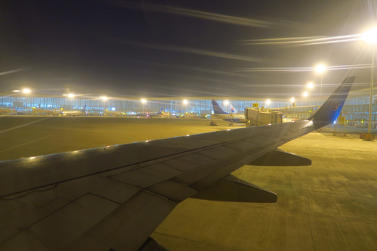 飞机场夜景