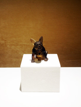 小狗雕塑