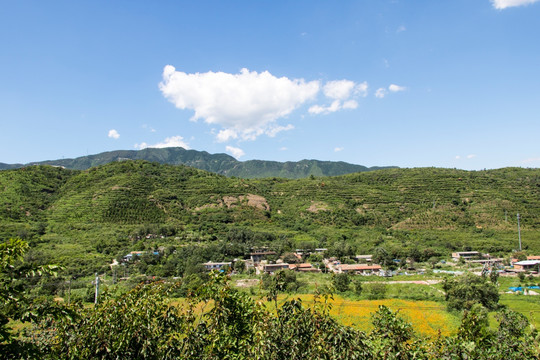 山间村庄