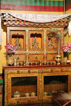 西藏民居佛龛