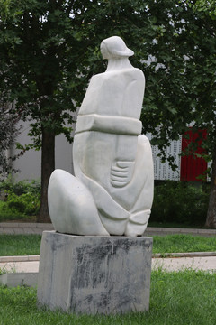 巴基斯坦石雕拥抱的男女