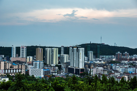 雨后城市