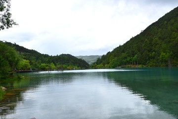 湖光山色