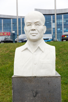 桂林国际会展中心 田汉雕像