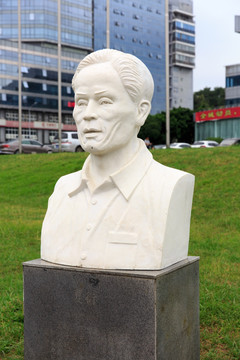 桂林国际会展中心 夏衍雕像