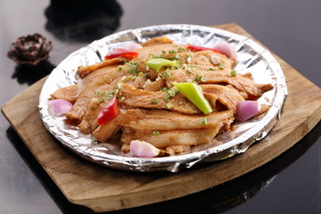 生嗜五花肉