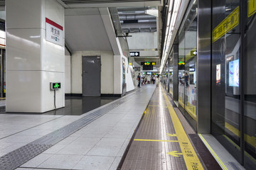 地铁站月台