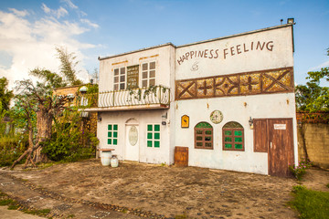 异国情调小屋背景