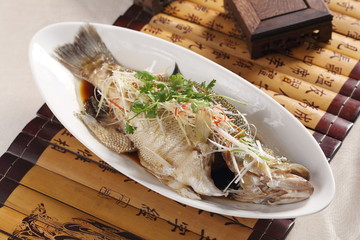 清蒸鲈鱼