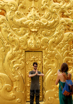 泰国清莱寺庙 许愿求佛