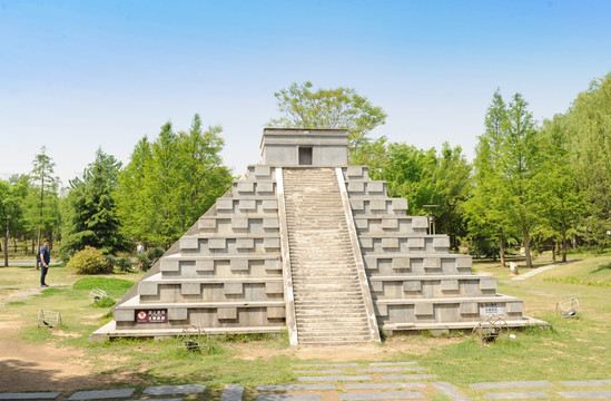 库库尔坎金字塔