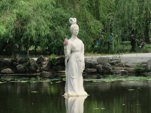 北陵公园菩萨像
