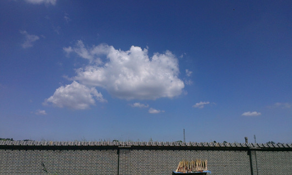 滨州的澄澈蓝天
