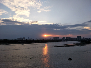 乐山大佛景区江面景色