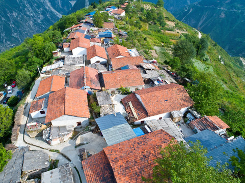 汶川涂余村高清航拍全景图