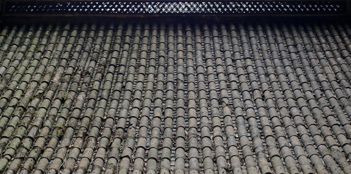 中式建筑灰瓦屋顶