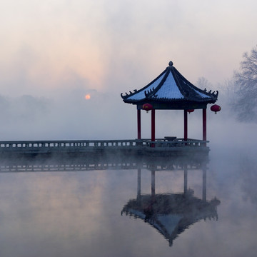 水墨画风景画 龙湾仙境