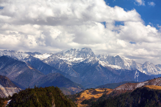 云南香格里拉哈巴雪山