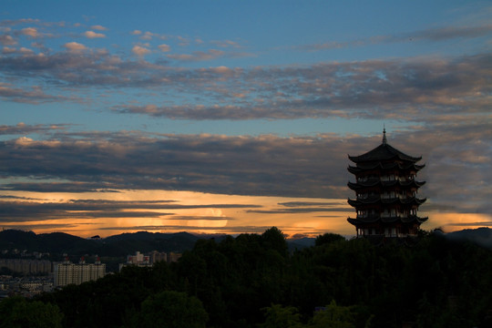 安康 夏日 晚霞