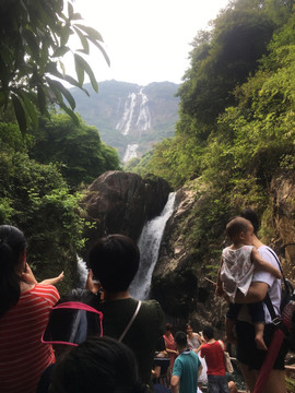 山川流水 瀑布