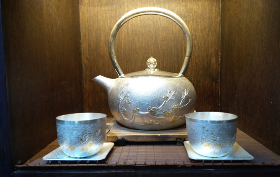 银茶壶 茶杯