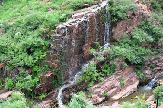 山泉瀑布流水景观