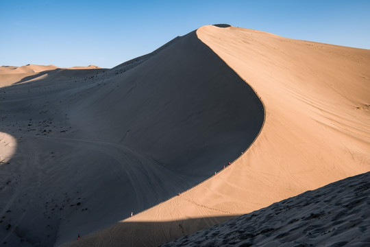 敦煌鸣沙山