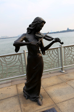 苏州 雕塑 小提琴