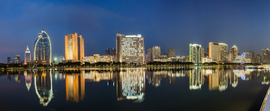 白鹭洲夜晚全景