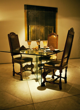 高雅居家餐桌设计
