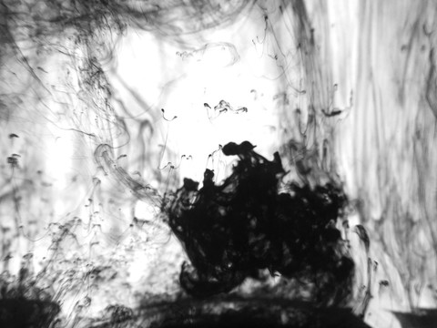 水中墨水