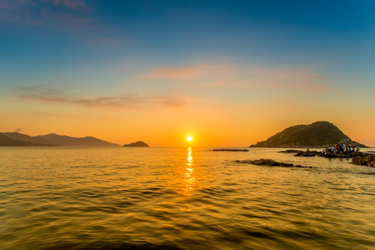 海上观日出