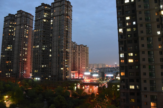 高层住宅小区夜景