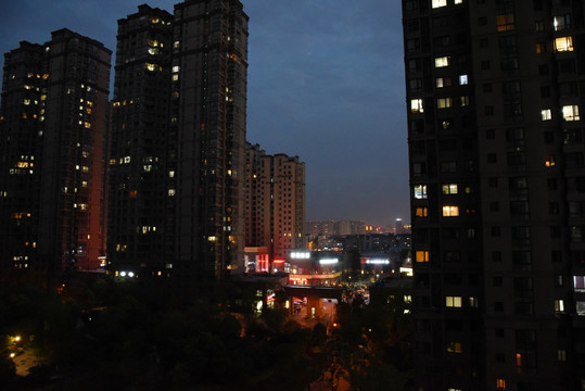 高层住宅小区夜景