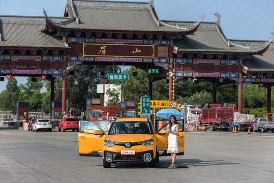 汽车 东风风神AX4车型照片