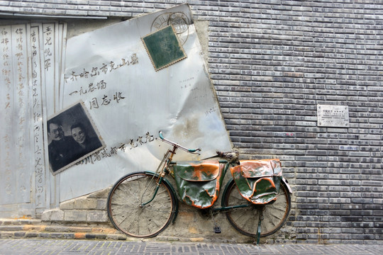 家书与邮局自行车雕塑