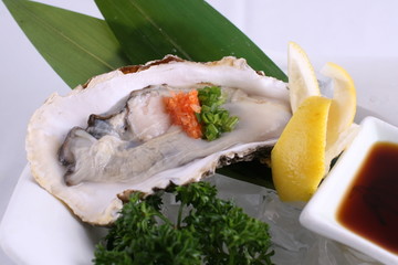 生蚝刺身