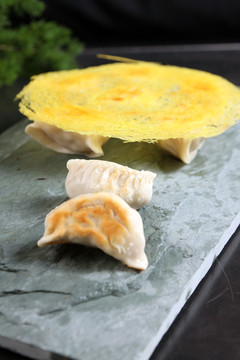 锅贴饺