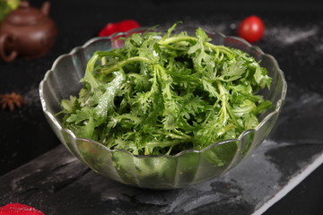 生拌茼蒿菜